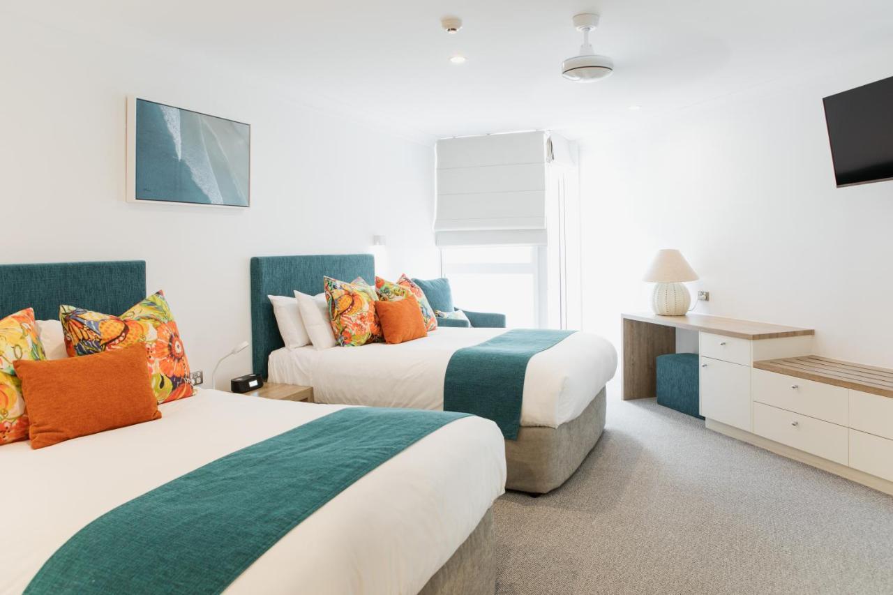 Netanya Noosa Beachfront Resort Екстер'єр фото