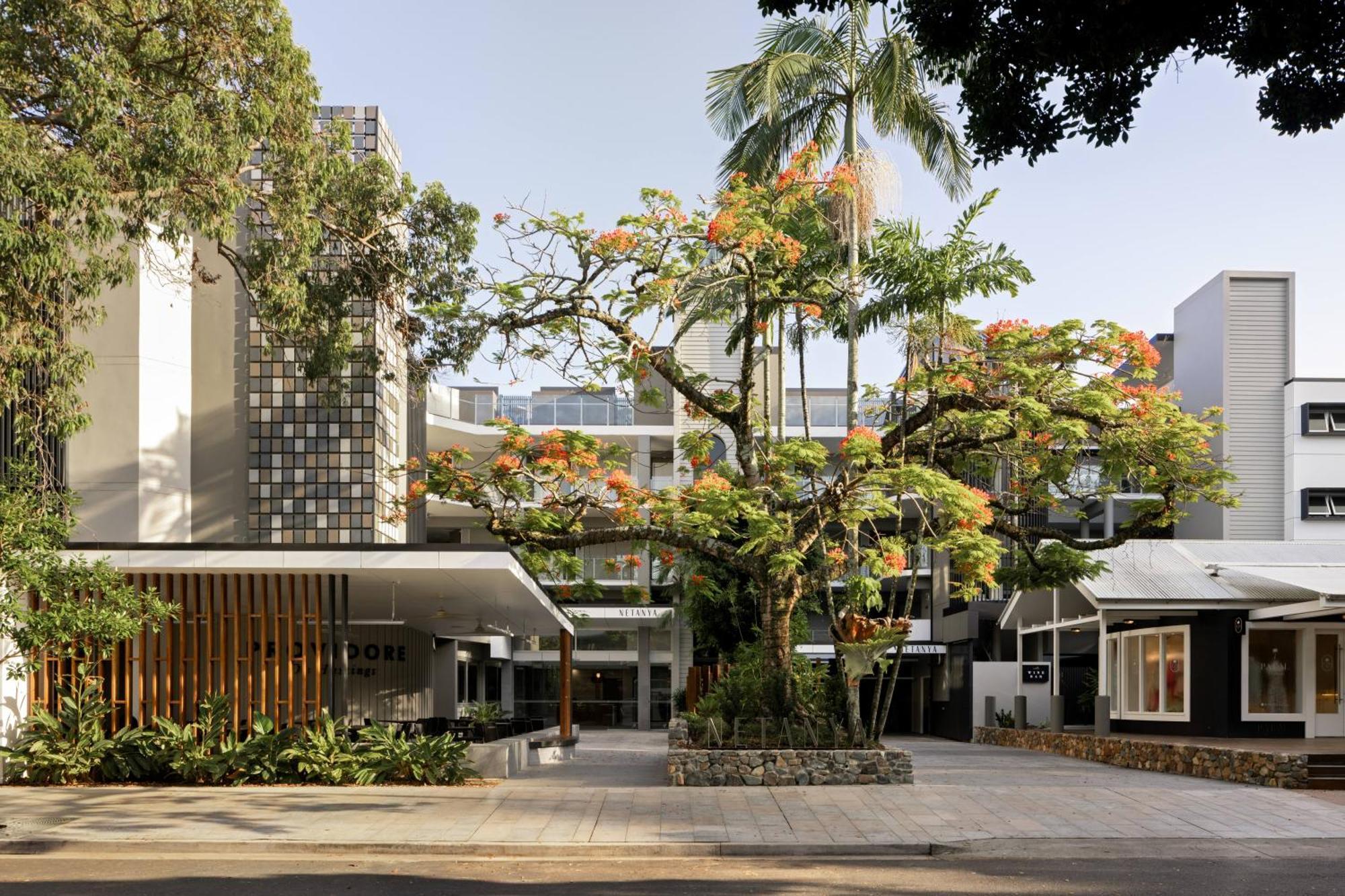Netanya Noosa Beachfront Resort Екстер'єр фото