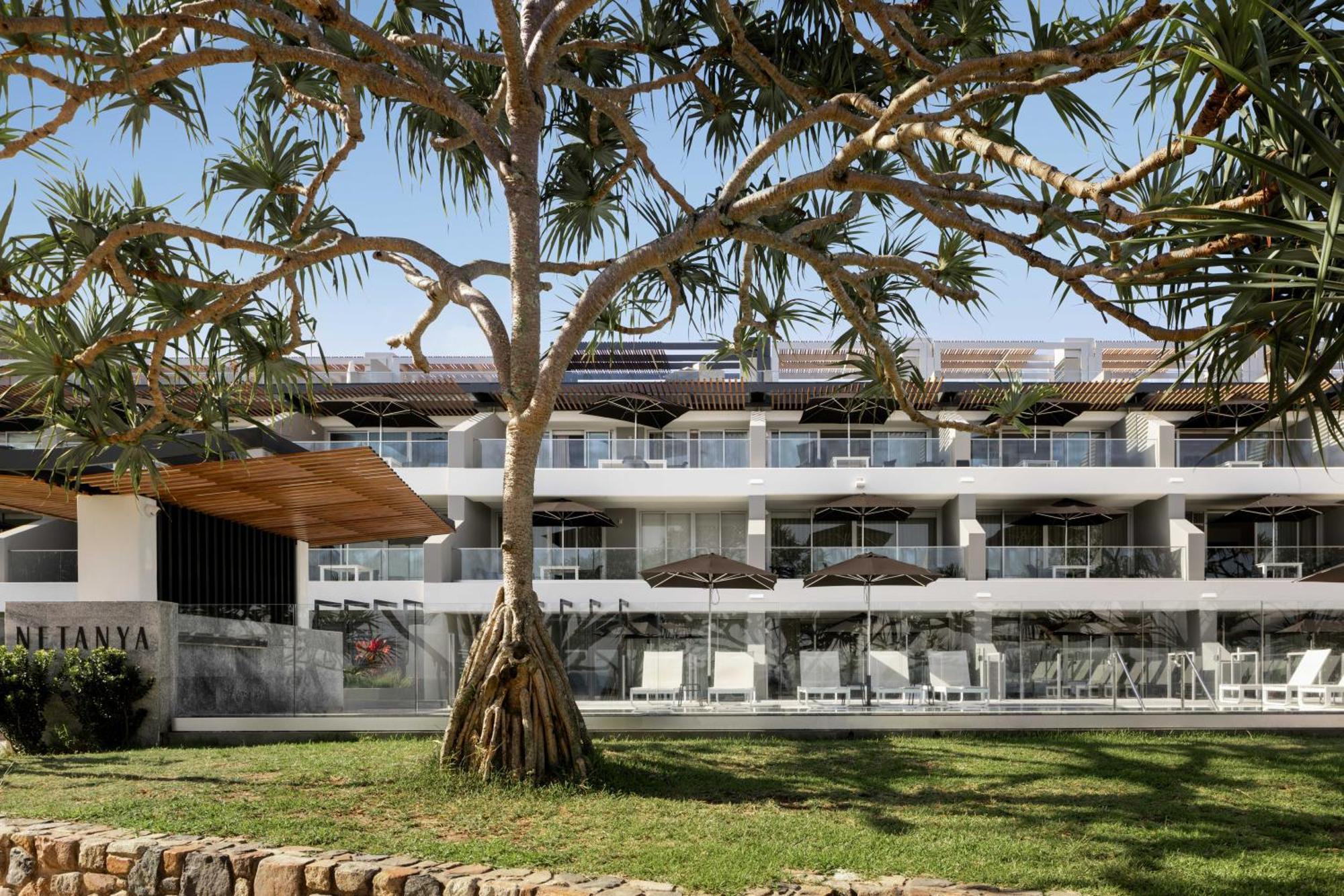 Netanya Noosa Beachfront Resort Екстер'єр фото
