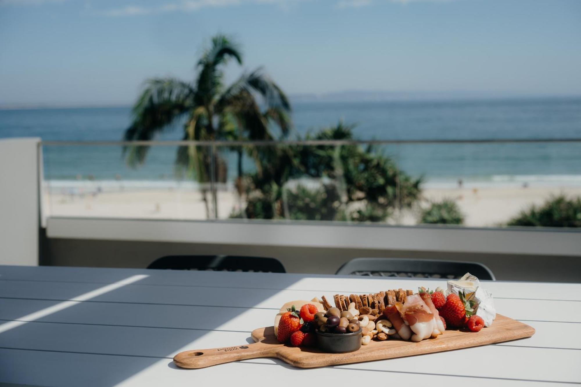 Netanya Noosa Beachfront Resort Екстер'єр фото