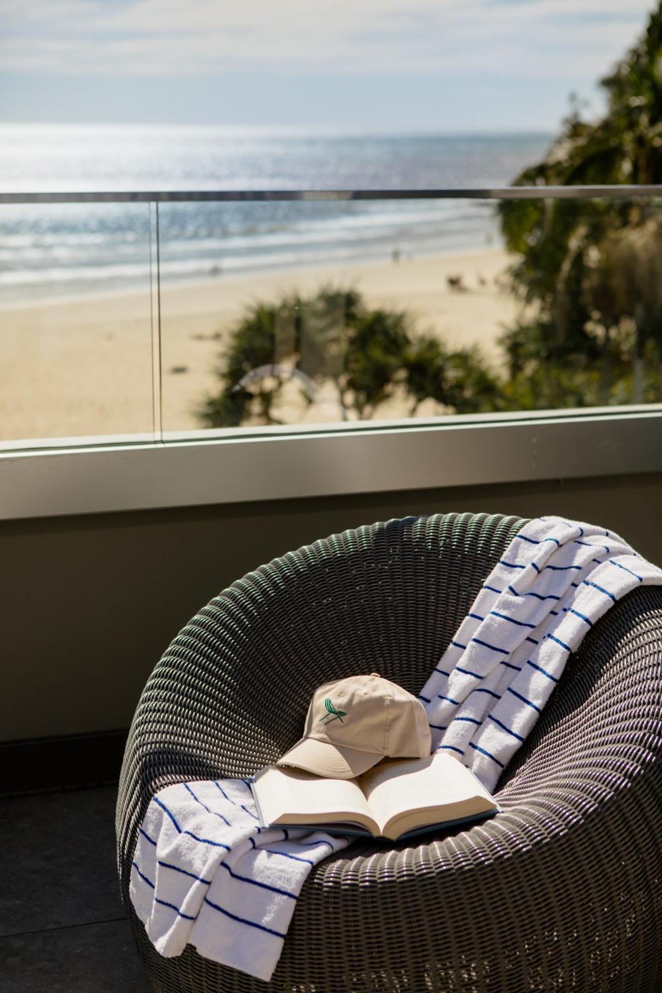 Netanya Noosa Beachfront Resort Екстер'єр фото