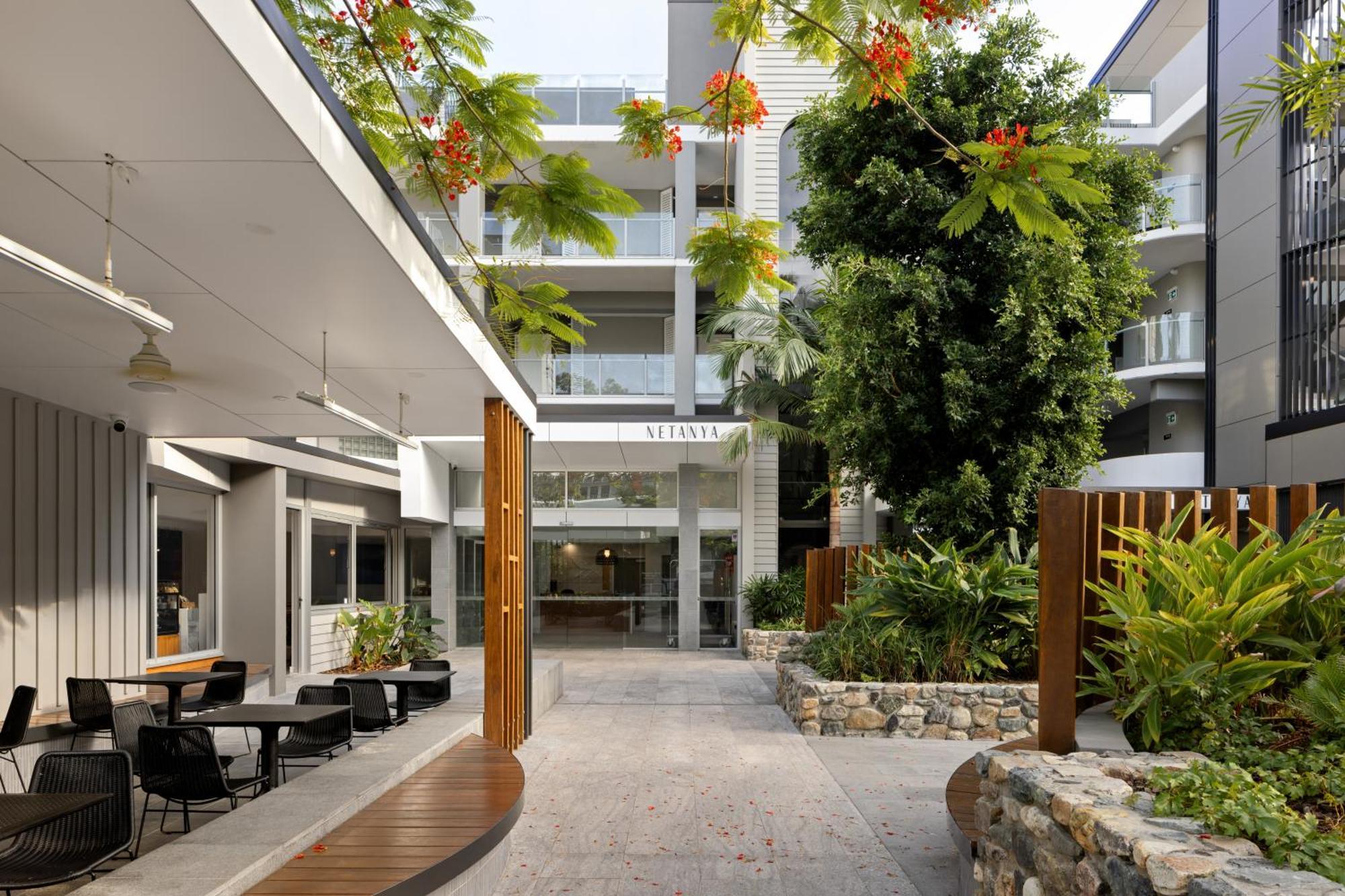 Netanya Noosa Beachfront Resort Екстер'єр фото