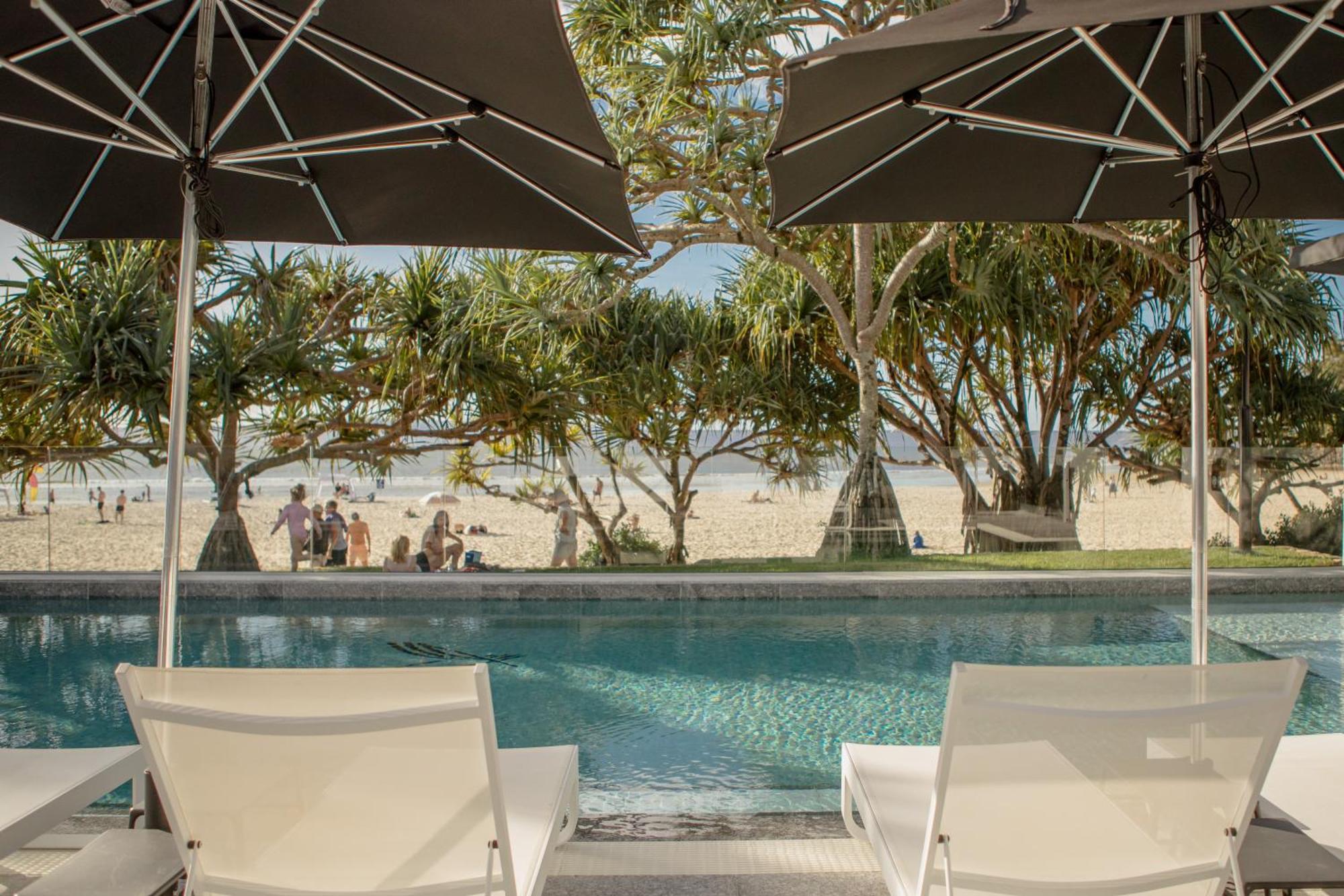 Netanya Noosa Beachfront Resort Екстер'єр фото
