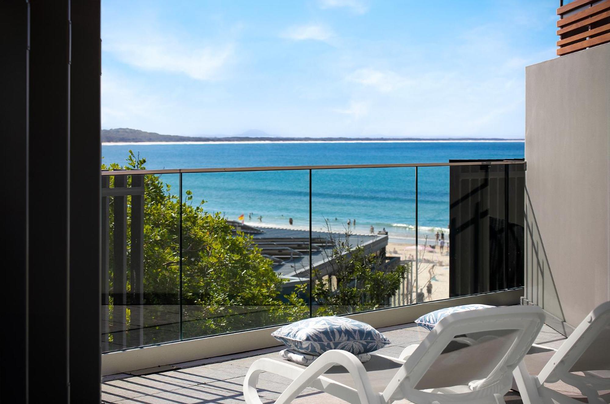 Netanya Noosa Beachfront Resort Екстер'єр фото