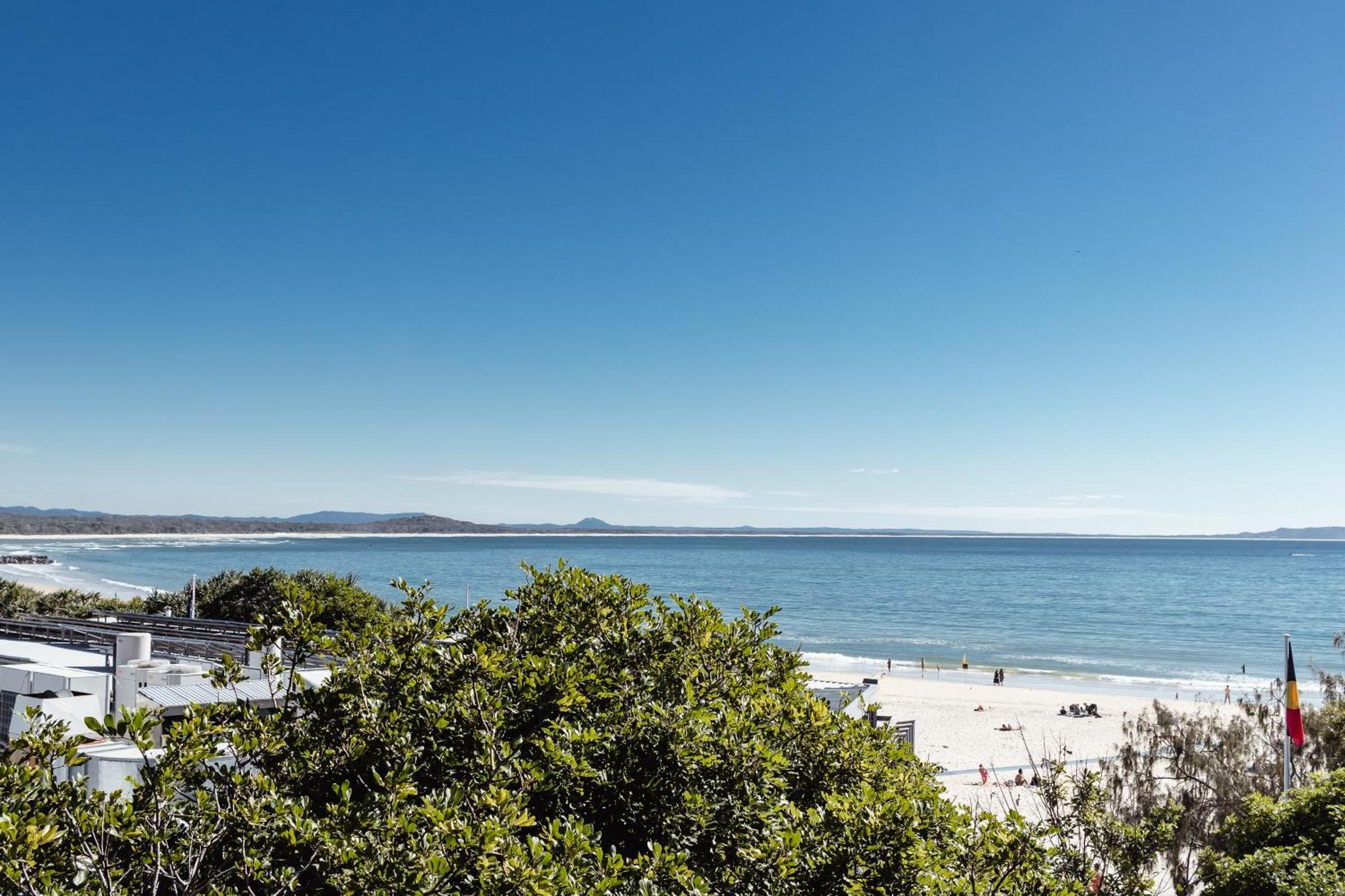 Netanya Noosa Beachfront Resort Екстер'єр фото