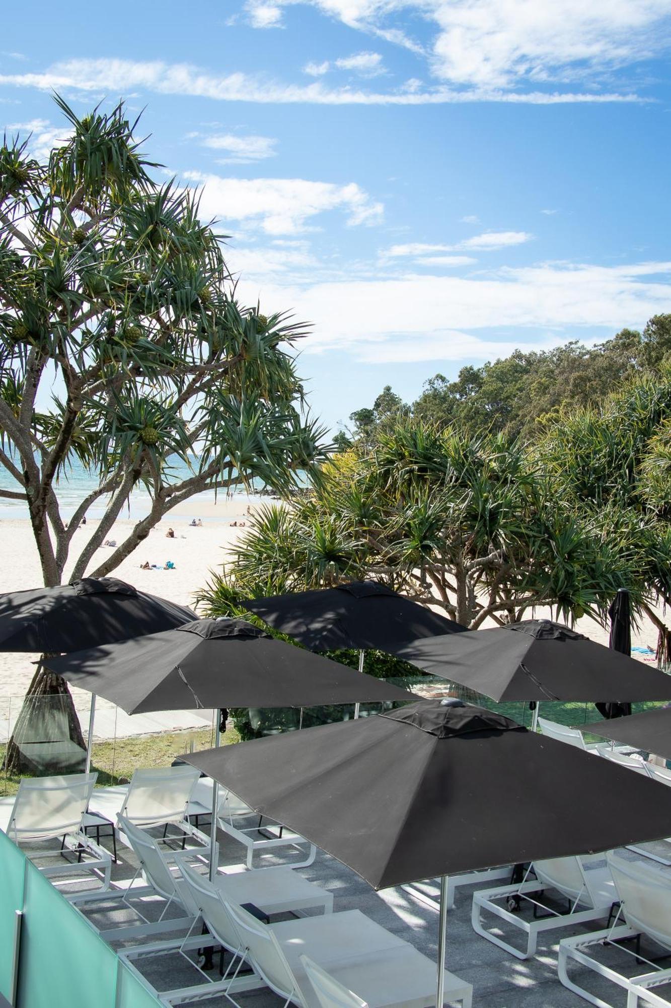 Netanya Noosa Beachfront Resort Екстер'єр фото